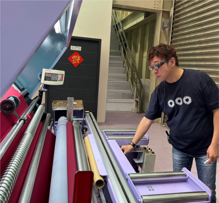 工程師現場調試氣染設備